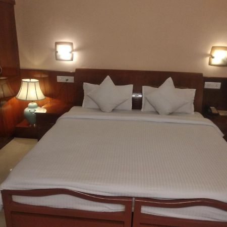 Kpm Regency Hotel Palakkad Exterior foto