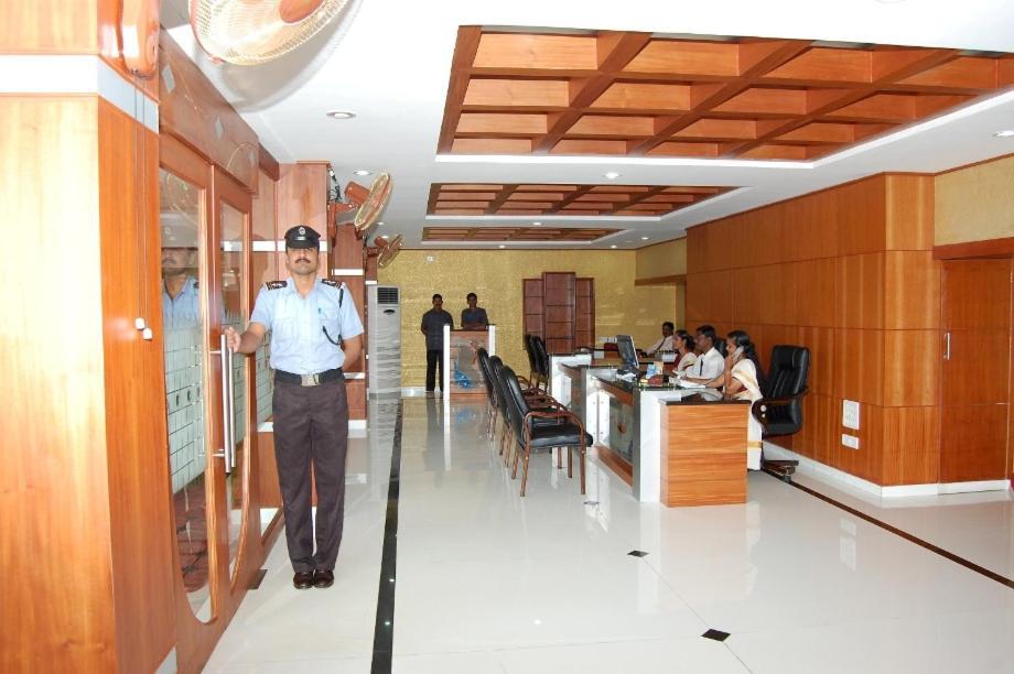 Kpm Regency Hotel Palakkad Exterior foto